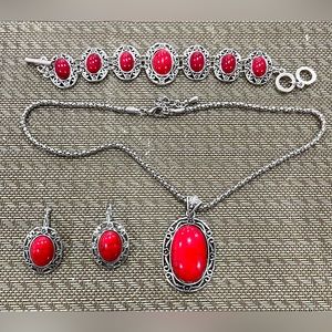 Red Stone Vintage Costume Jewellery Set - Necklace, Earrings and Bracelet
